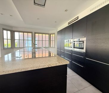 Twee-slaapkamerappartement met open zicht in Roeselare! - Photo 1