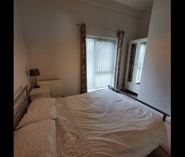 Room in a Shared House, Radclyffe Mews, M5 - Photo 3