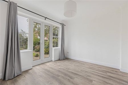 Modernised and particularly well presented 3 bedroom detached house with garage, driveway parking and good size garden. - Photo 2