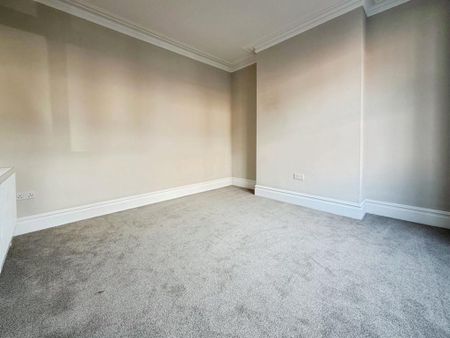 4 bedroom terraced house to rent - Photo 4