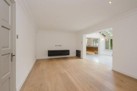 6 bedroom detached house to rent - Photo 4