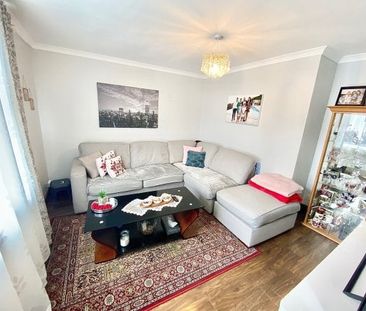 Arrowsmith Road, Chigwell IG7, Property for rent - Photo 1