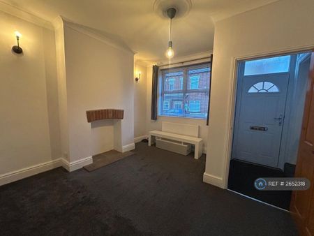 4 bedroom terraced house to rent - Photo 5