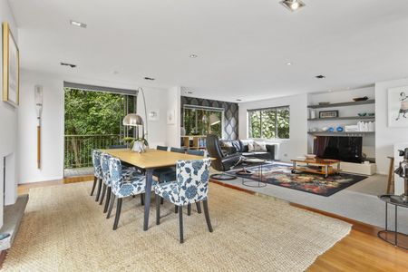 Executive-Styling, Easy Living! - Photo 5