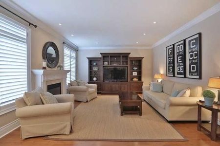 For Lease - 2156 Heathcliff Court, Oakville, Ontario - Photo 2