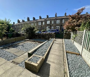 2 bedroom townhouse to rent - Photo 2