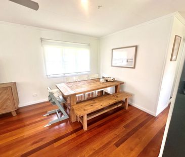 Character home on large 706sqm block - Great position! - Photo 3