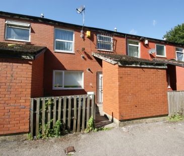 3 Bed - St Johns Close, Hyde Park, Leeds - Photo 1