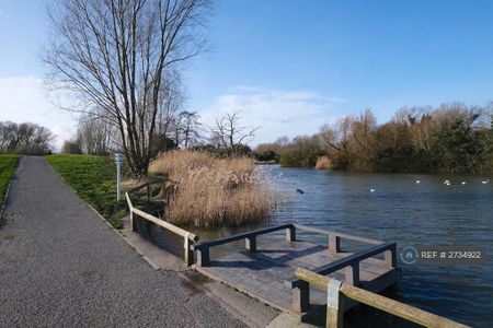 3 bedroom semi-detached house to rent - Photo 2