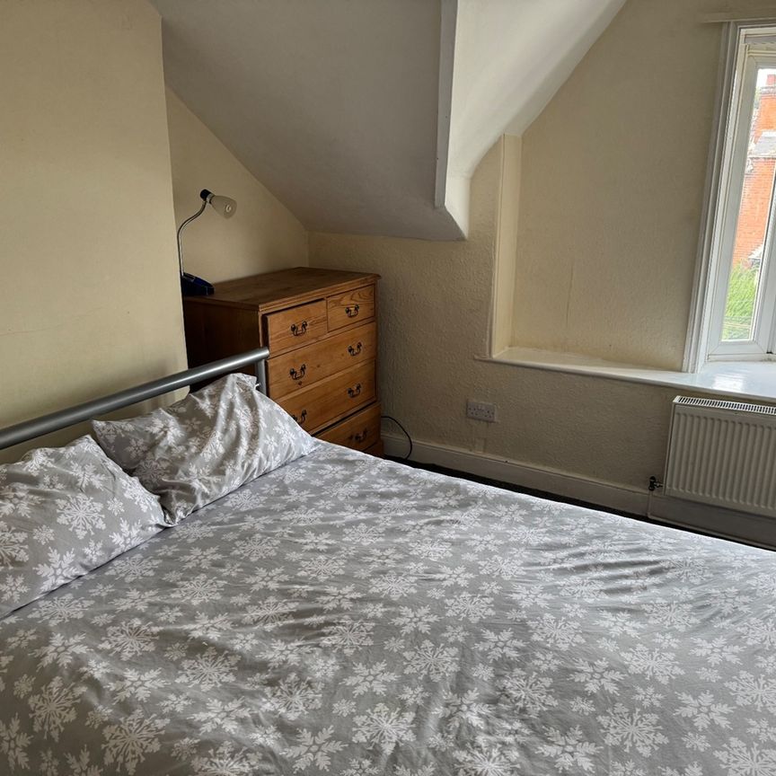 Room in a Shared House, Minstead Rd, B24 - Photo 1