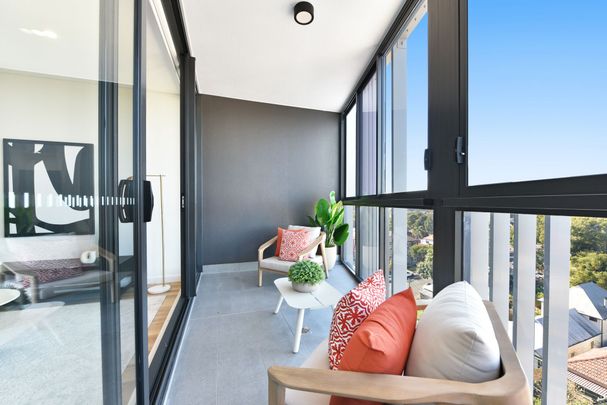 Stunning 2 bedroom apartment - Close to Rockdale train station - Photo 1