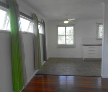 Classic Home - Photo 2