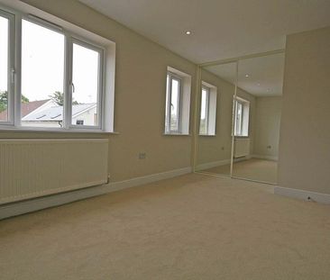 3 bedroom detached house to rent - Photo 4