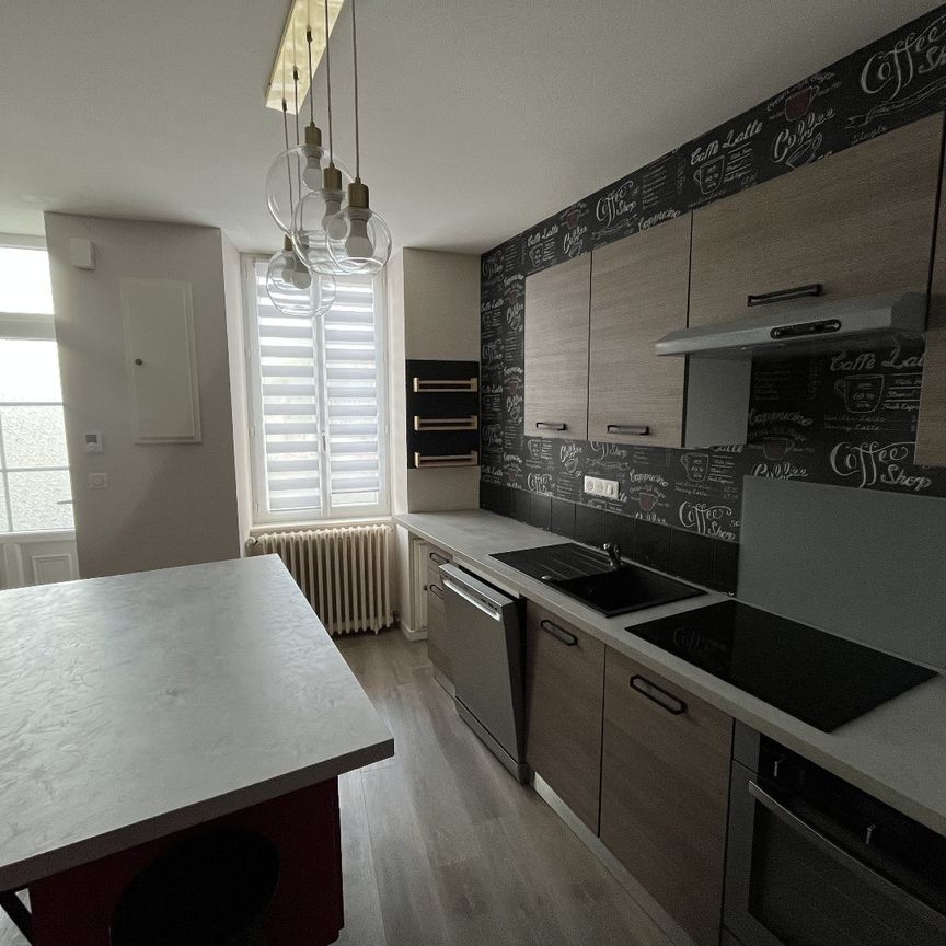 Location Maison 3 pièces 50m² CHATEAUNEUF SUR CHARENTE 16120 - Photo 1