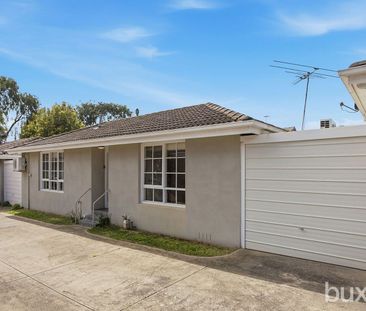 A stunning renovation that will delight - Photo 6