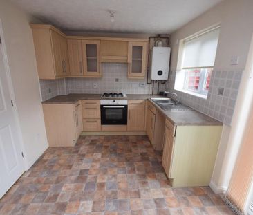 3 bedroom semi-detached house to rent - Photo 5