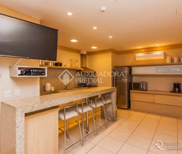 Apartamento com 2 quartos e 67m² para alugar em Passo da Areia, Por... - Photo 6