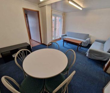 5 Bed Student Accommodation - Photo 1