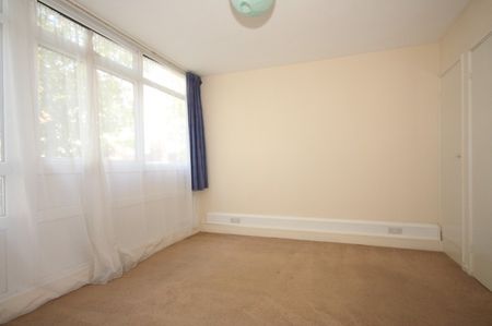 Hill View Court, Woking - Photo 5
