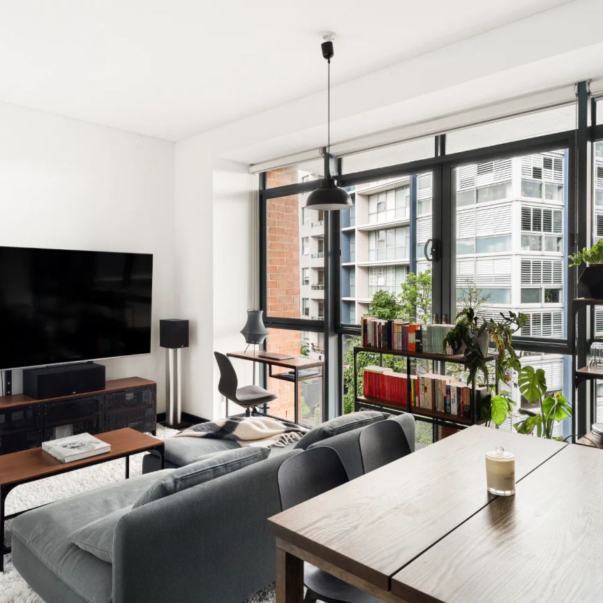 Designer one-bedder with parking in 'Etage' City Quarter - Photo 1
