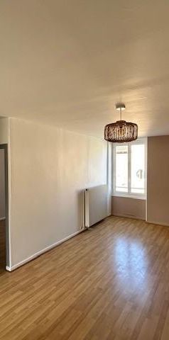 Location Appartement 2 pièces 44m² VILLEFRANCHE SUR SAONE 69400 - Photo 1