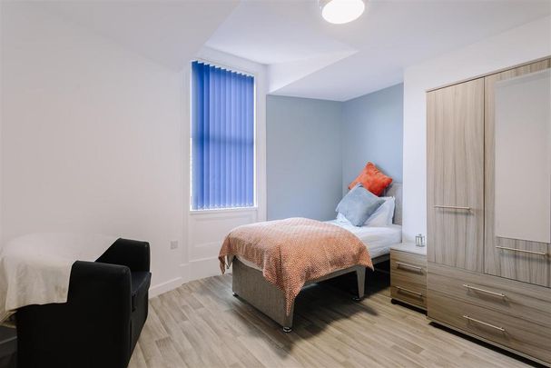 1 bedroom in a house share to rent - Photo 1