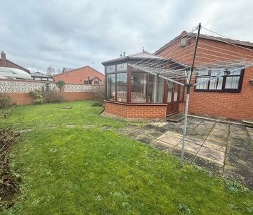 2 bedroom detached bungalow to rent - Photo 2