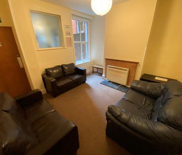 6 bedroom terraced house to rent - Photo 1