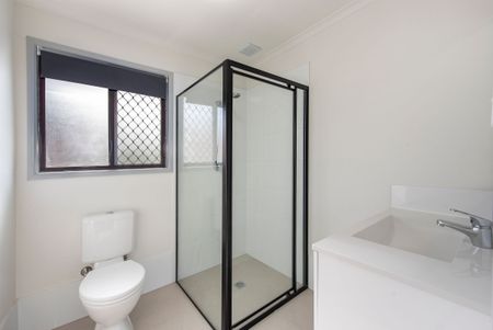 RENOVATED 2 BEDROOM TOWNHOUSE - Photo 5