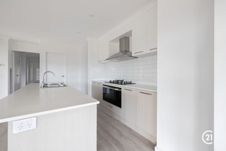 Contemporary Living - Photo 5