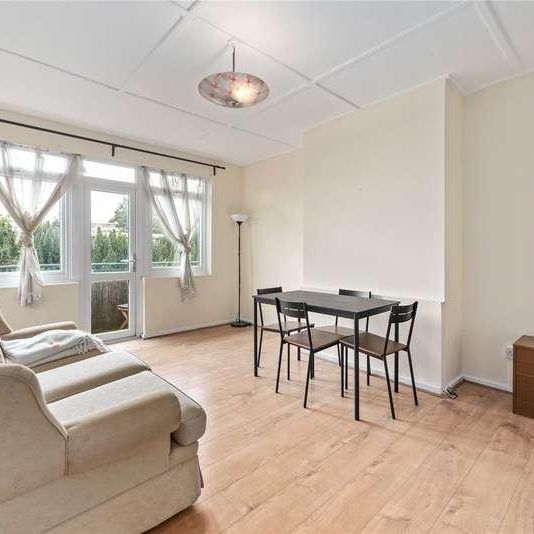 Flowersmead, Upper Tooting Park, London, SW17 - Photo 1