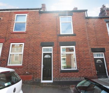 2 Bedroom House - Mid Terrace To Let - Photo 4