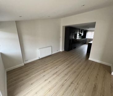 3 bedroom bungalow to rent - Photo 2