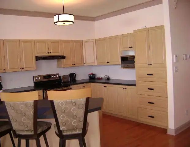 Master Bedroom for house for rent — 6 Bedrooms Room For Rent - Photo 1