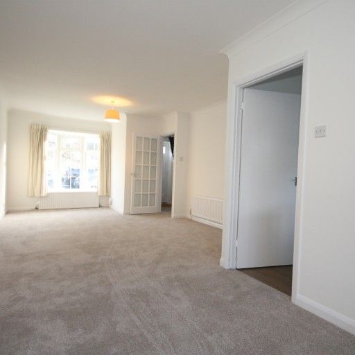 Regency Drive, West Byfleet - Photo 1
