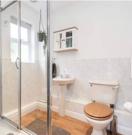 4 bedroom detached house to rent - Photo 3