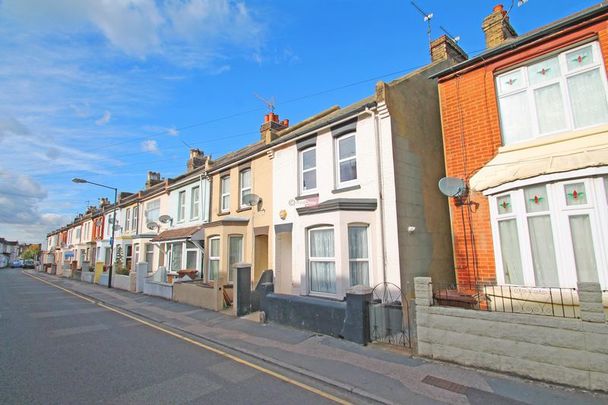 Livingstone Road, Gillingham - Photo 1
