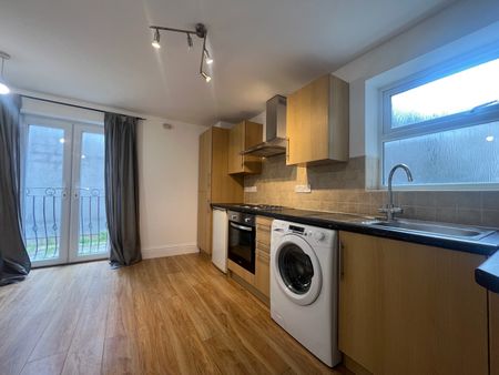 1 Bed Maisonette, Knowle Road, BS4 - Photo 5