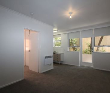ONE-BEDROOM METRES FROM THE BEACH - Photo 6