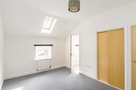 4 bedroom townhouse to rent - Photo 2