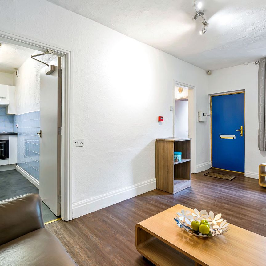 18 ST JOHNS TERRACE Leeds - LS3 1DY - Photo 1