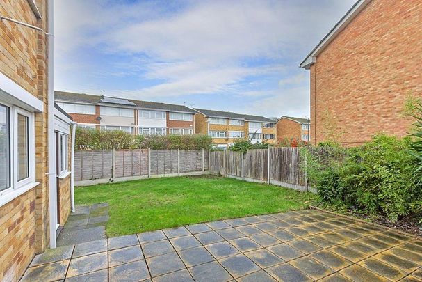 4 bedroom link detached house to rent - Photo 1