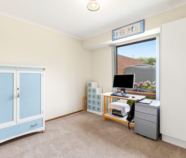 Spacious Family Living with Stunning Covered Deck - Photo 5