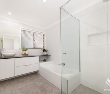 Family Sanctuary on 598sqm with multiple living zones and beautiful... - Photo 6