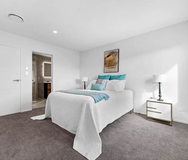 Modern living in Karaka - Photo 1