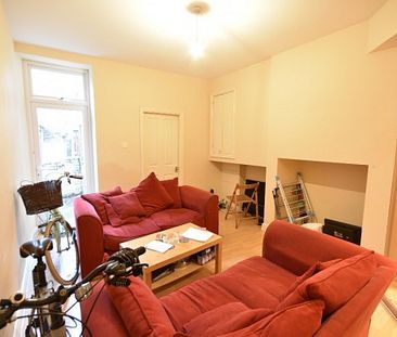 3 Bed - Starbeck Avenue, Sandyford - Photo 3