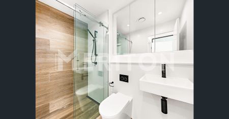 Top Floor Split Level 2 Bedrooms Apartment with Private Terrace - Photo 4