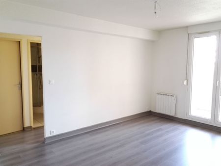 Appartement - 2 pièces - Jaude/Banque de France - Photo 4