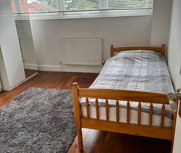 Room in a Shared House, London, E17 - Photo 2