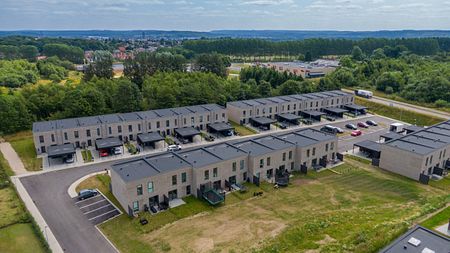 Indflytningsklart rækkehus med skøn beliggenhed tæt på dagligdagens fornødenheder - Foto 3